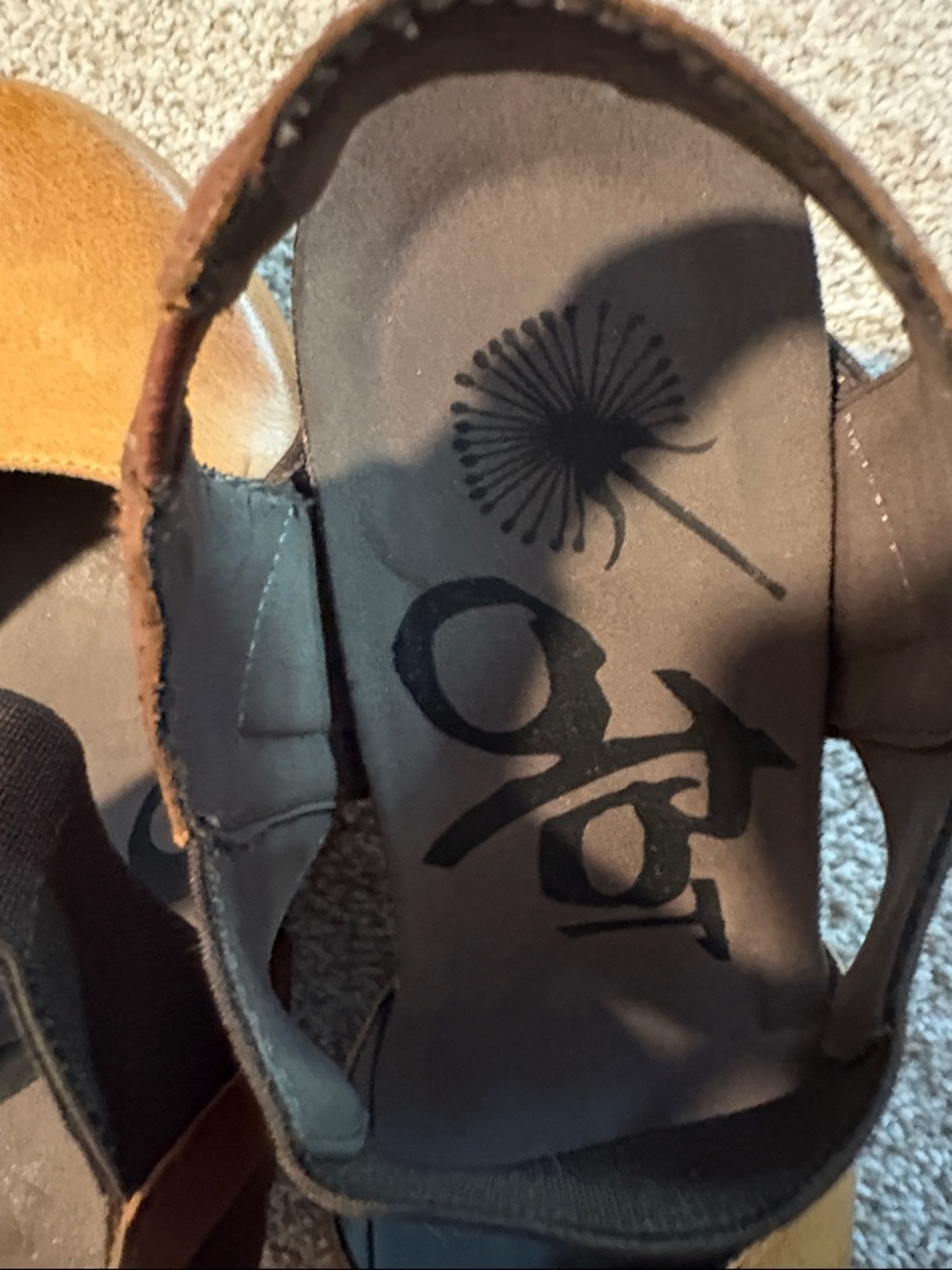 Women’s Tan Leather Slingback Flats with Elastic Strap - Picture 2 of 8